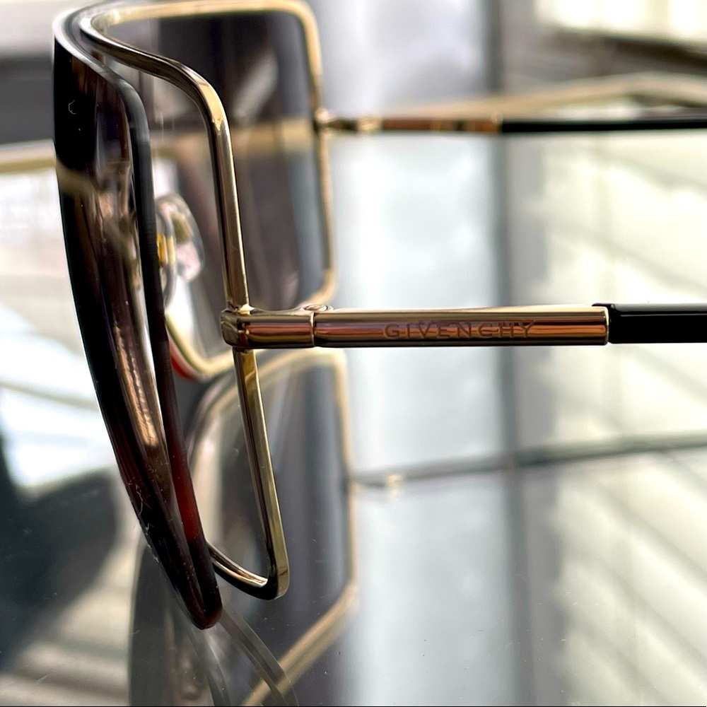 New Unisex Givenchy Sunglasses - Picture 4 of 12